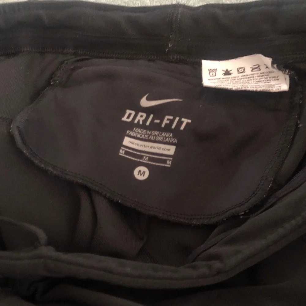 Nike Black Performance Legging’s - Picture 4 of 4
